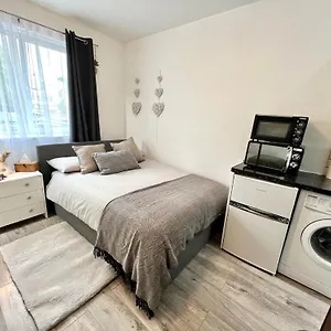 Cosy Flat Apartment London